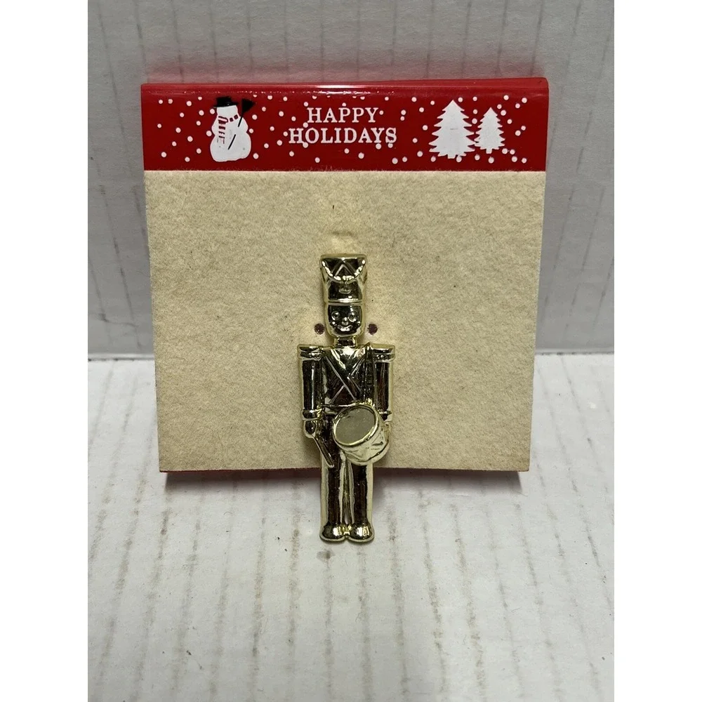 Toy‎ Soldier Nutcracker Christmas Pin Vintage Gold Tone Metal Brooch